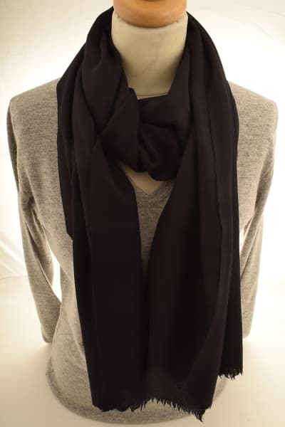 ANAN BLACK COLOURED CASHMERE SCARF
