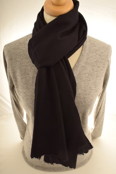 ANAN BLACK COLOURED CASHMERE SCARF