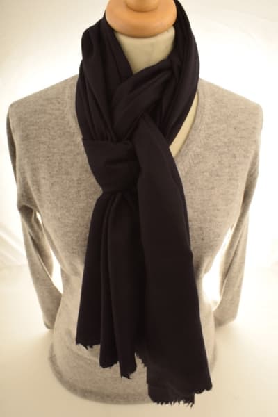 ANAN BLACK COLOURED CASHMERE SCARF
