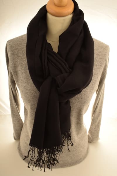 CHERA DARK BLUE COLOURED CASHMERE SCARF