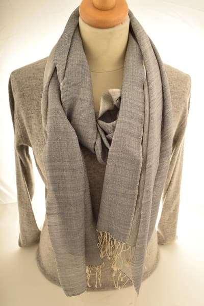 CHERA GRAY COLOURED CASHMERE SCARF