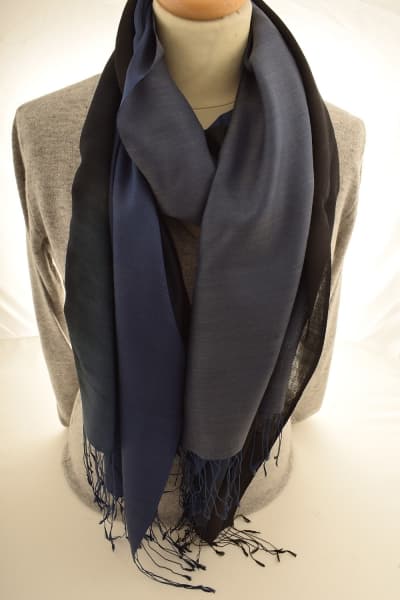 CHIRI DARK BLUE GREY COLOURED CASHMERE SCARF
