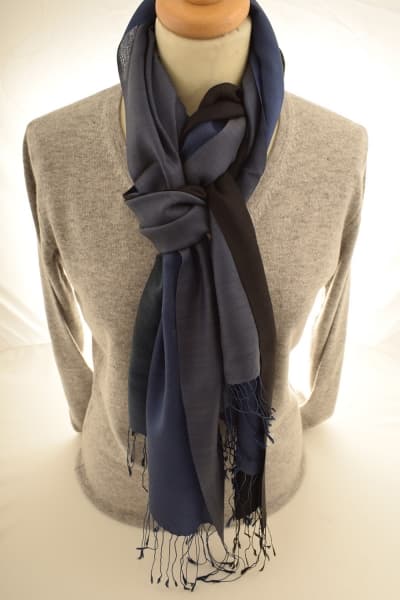 CHIRI DARK BLUE GREY COLOURED CASHMERE SCARF