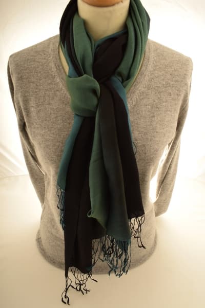 CHIRI GREEN BLACK COLOURED CASHMERE SCARF