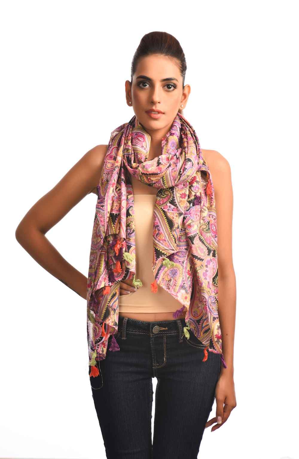 MULTI COLOR FEATHER PRINT SCARF