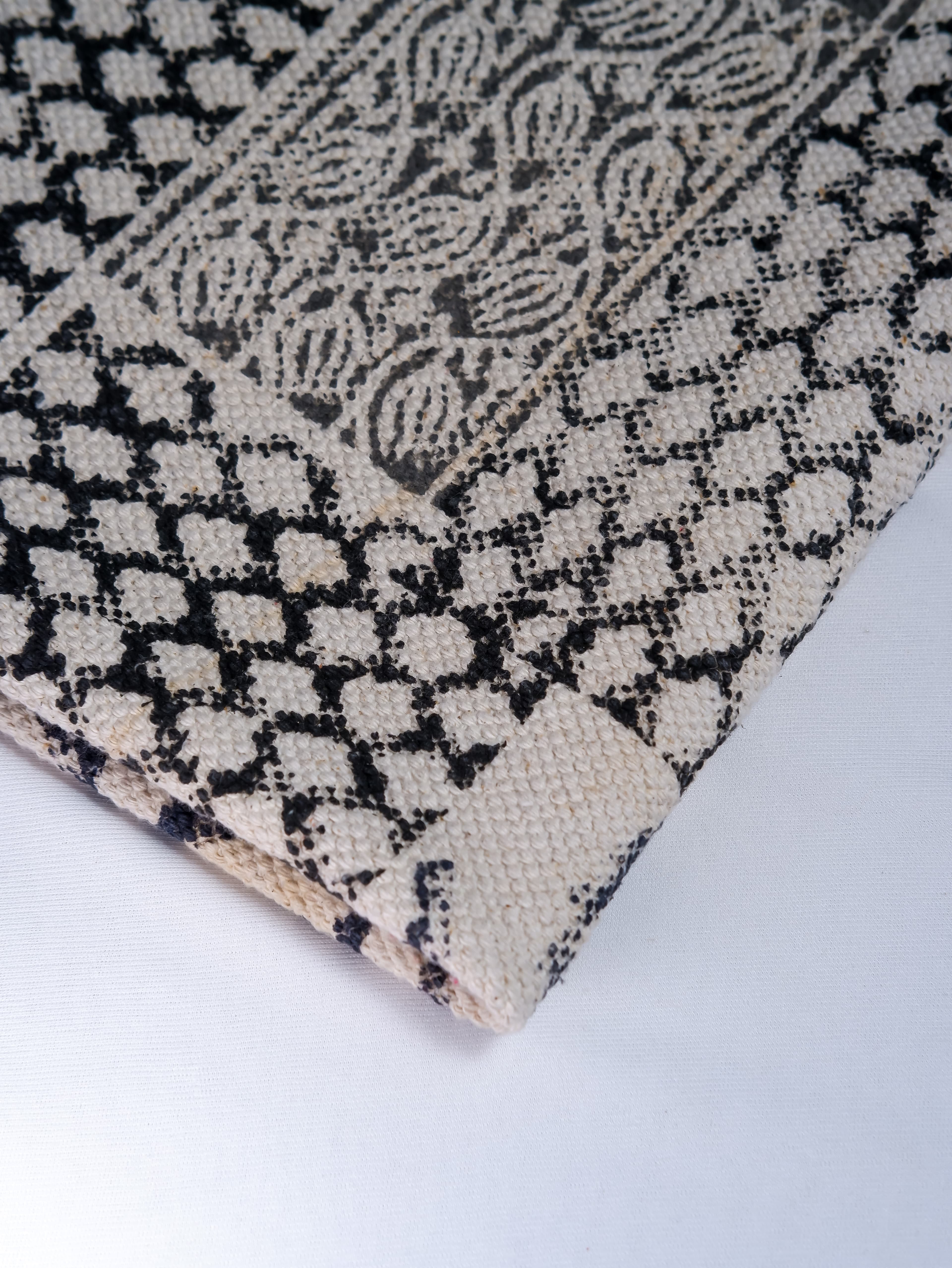 INDIAN DHURRIE BLACK AND WHITE BLOCK PRINTED COTTON RUG
