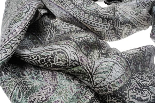 FOHAR GRAY SILVER COLOURED CASHMERE SCARF
