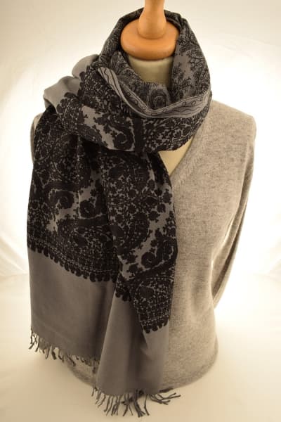 HARDU GRAY COLOURED CASHMERE SCARF