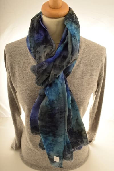 IMOH BLUE COLOURED CASHMERE SCARF