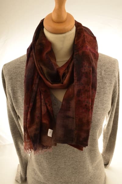 IMOH JAM COLOURED CASHMERE SCARF