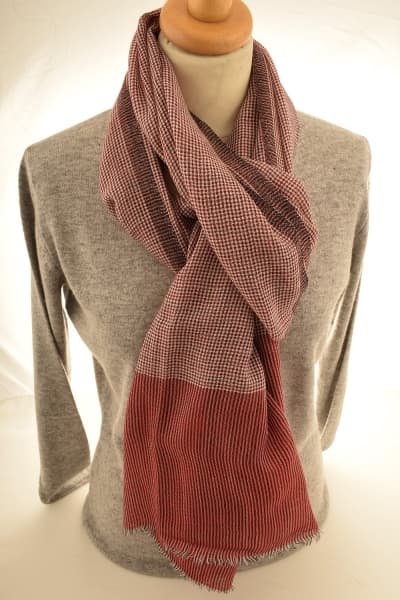 KANJI RED COLOURED CASHMERE SCARF
