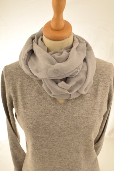 KAWARI GREY COLOURED CASHMERE SCARF