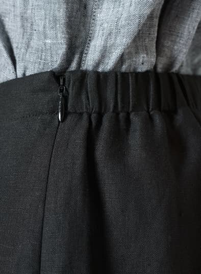 BLACK LINEN NARROW ANKLE LENGTH CROPPED PANTS