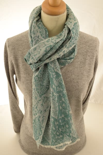 PORA GREEN COLOURED CASHMERE SCARF
