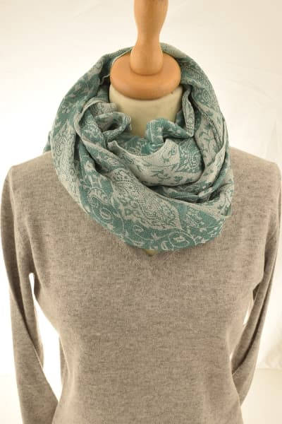 PORA GREEN COLOURED CASHMERE SCARF