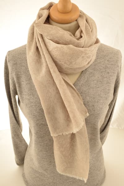 PORA IVORY COLOURED CASHMERE SCARF