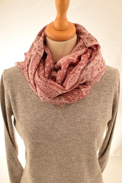 PORA RED COLOURED CASHMERE SCARF