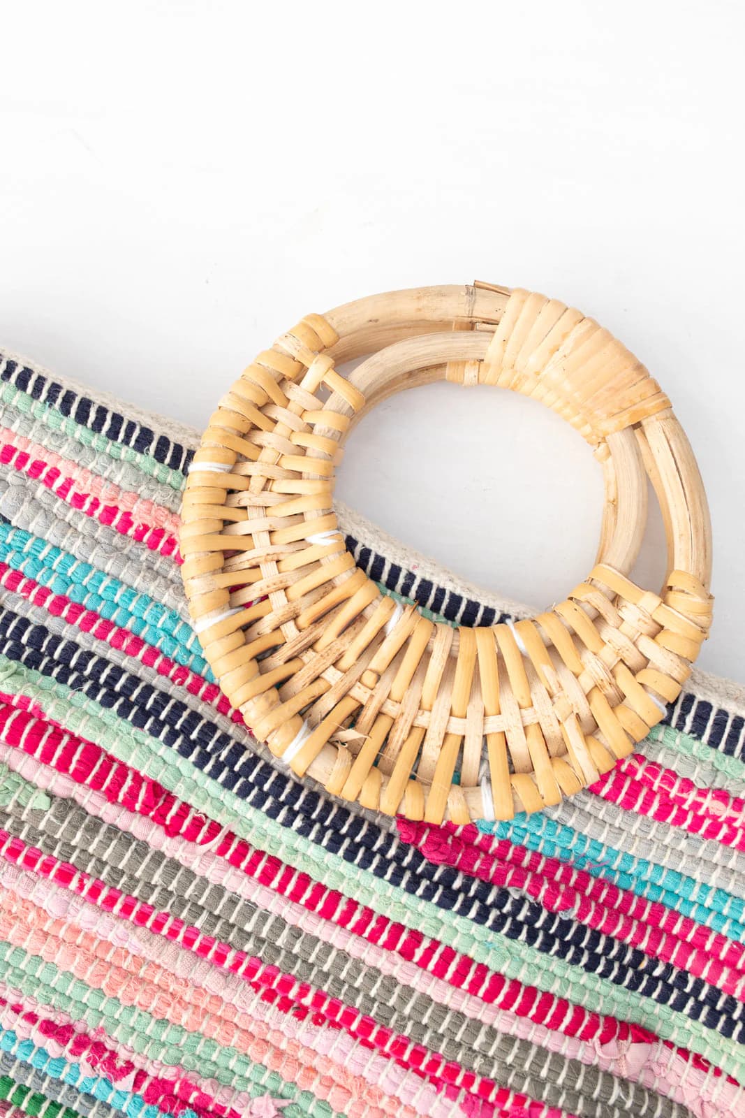 STRIPED BRAIDED STRAW TOTE