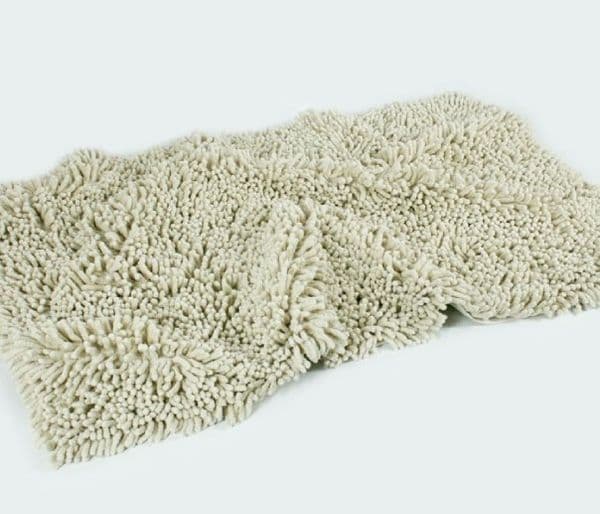 Ivory chenille bath mat