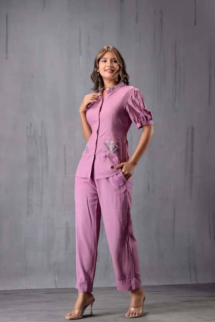 Embroiderd Coller Set