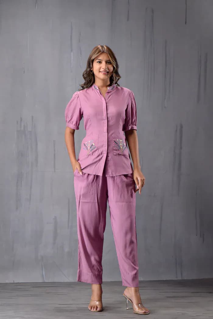 Embroiderd Coller Set
