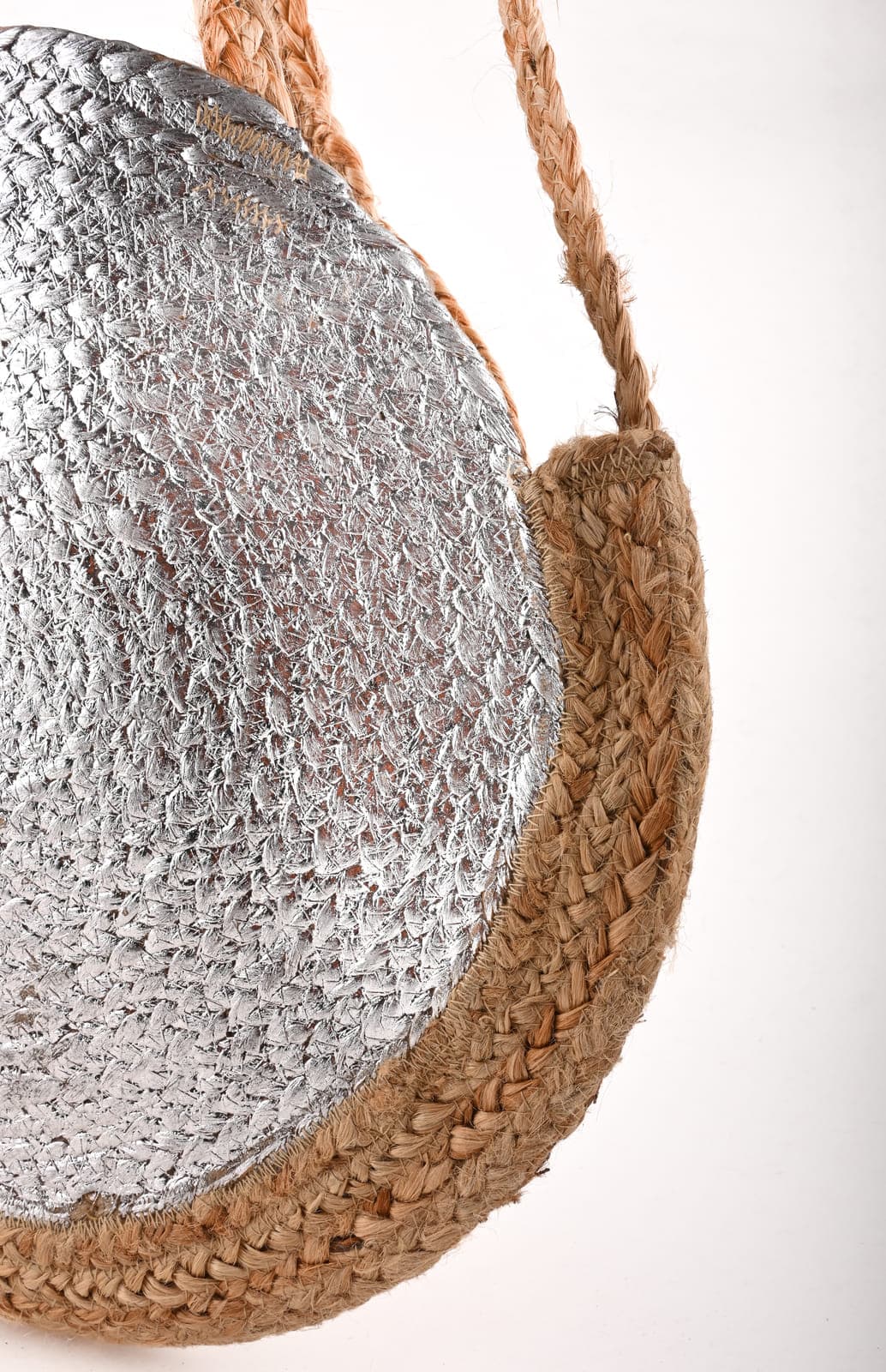  Handmade round straw bag
