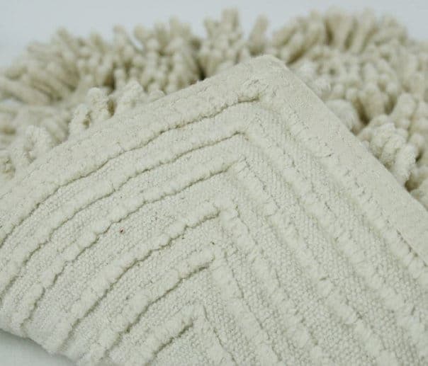 Ivory chenille bath mat