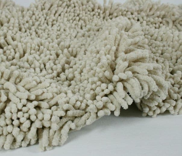 Ivory chenille bath mat