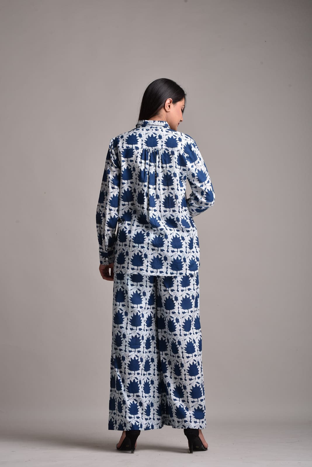 Cotton White Leaf Print Women Co-Ord Set