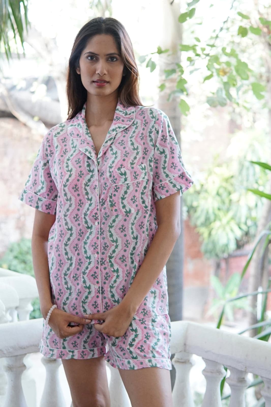 Pretty 'Flora' set pink, green and white trellis like floral print