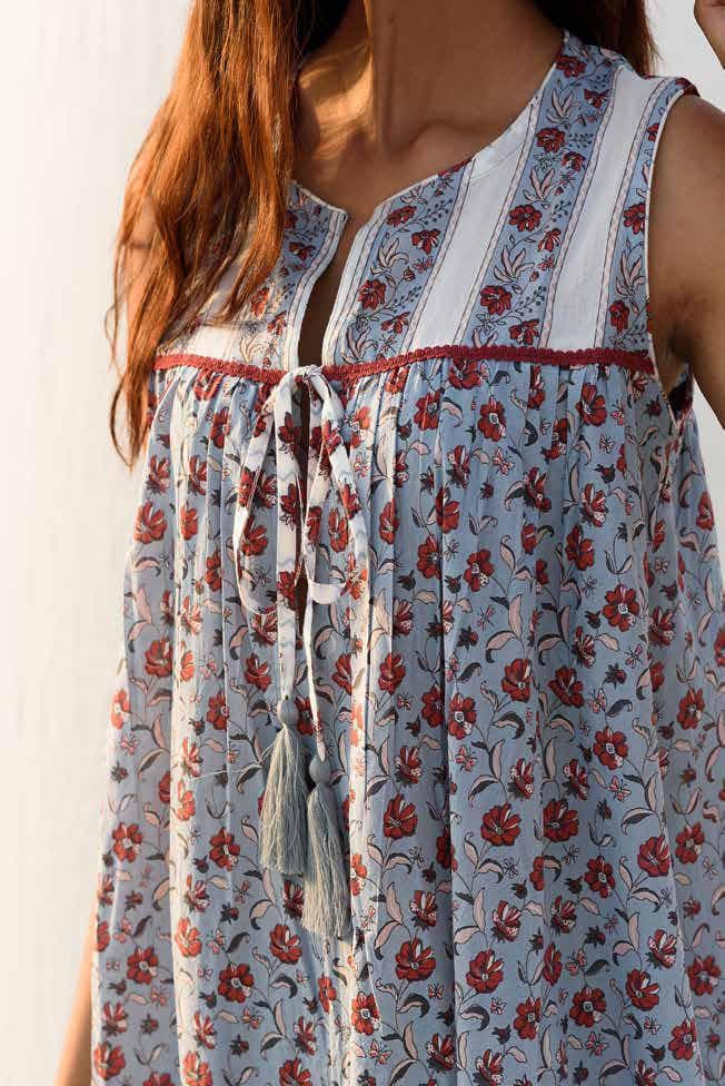 FRONT TIE KNOT CASUAL DRESS.