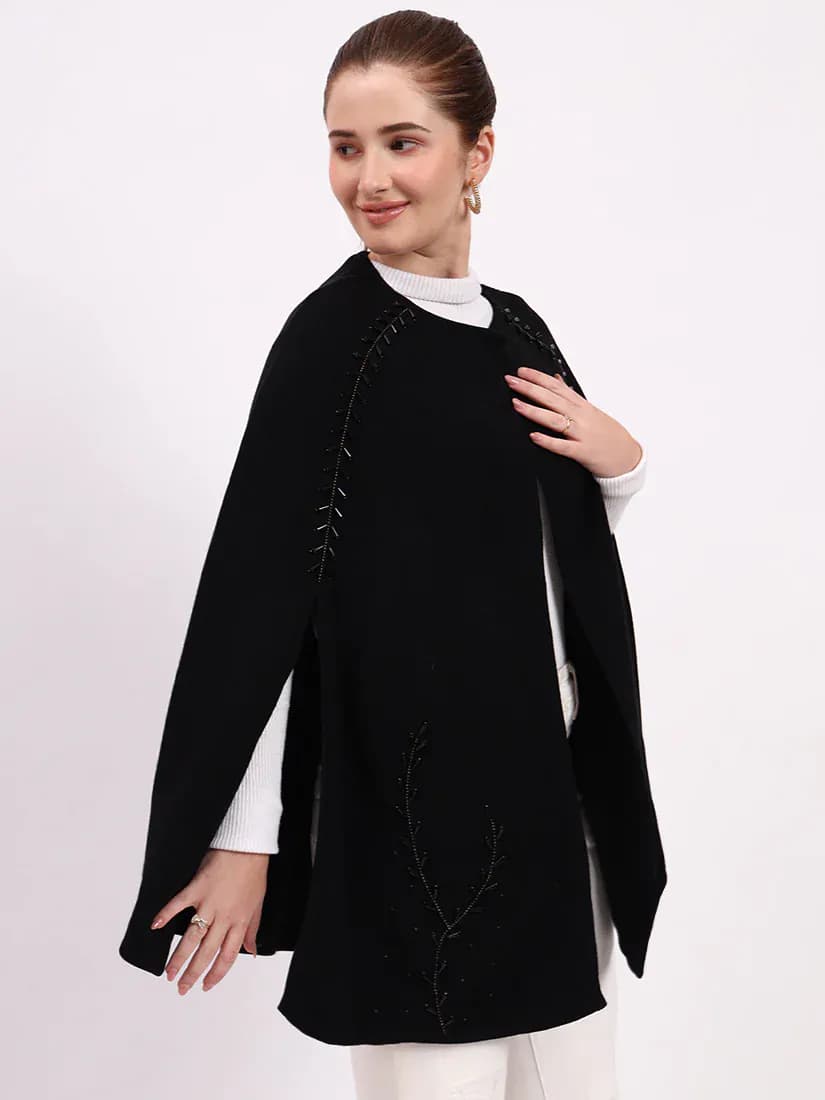 Noir Élan Poncho