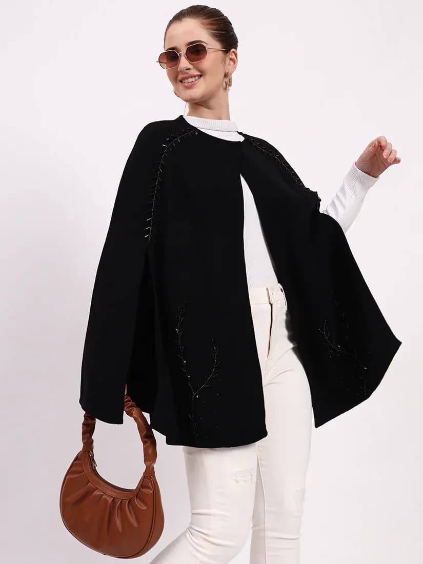 Noir Élan Poncho