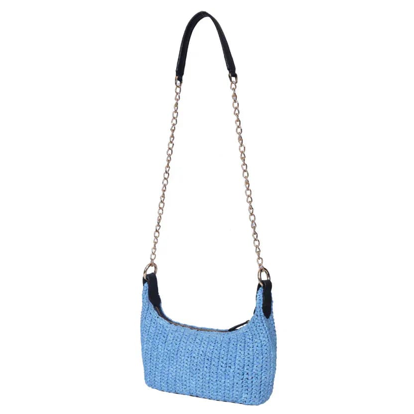 Raffia Chic Crossbody: Stylish & Versatile in Single Color