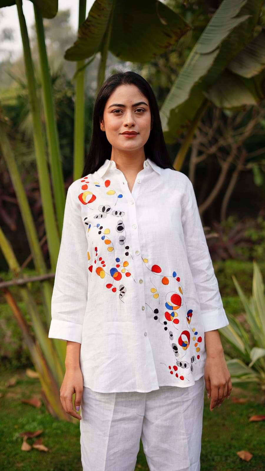 WHITE RINGLE EMB SHIRT