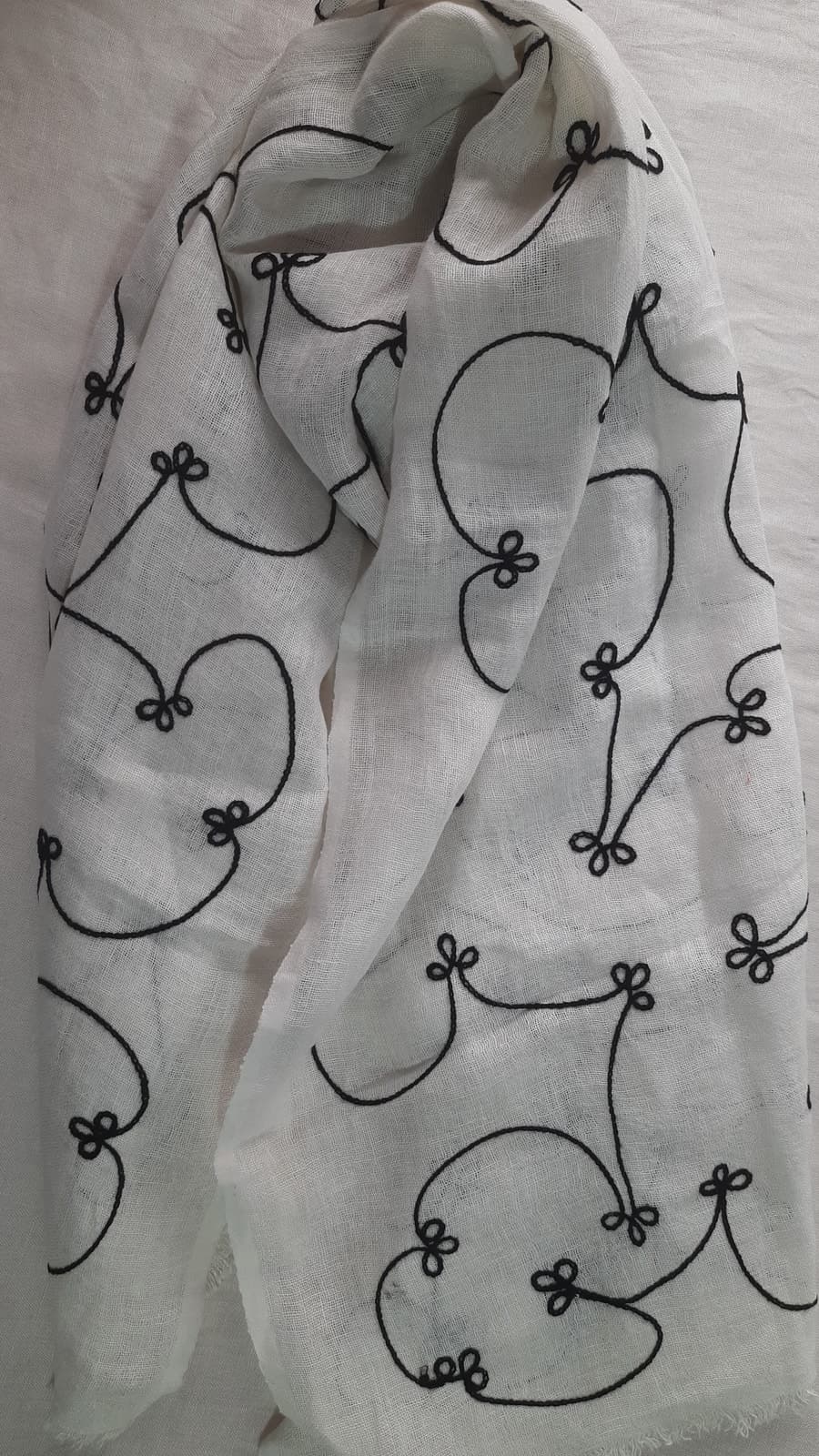 Ivory Noir Linen Scarf