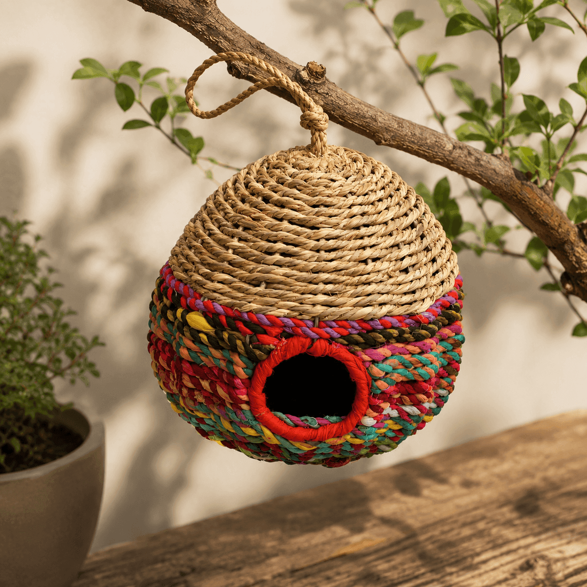Round Hanging Bird Nest